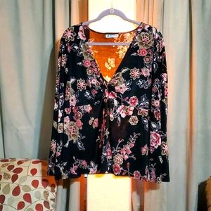 Pretty, gently worn blouse